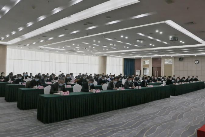 公海彩船集团、温泉集团举办贯彻落实市第十三次党代会精神宣讲报告会(图3)